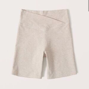 Abercrombie & Fitch V-Waistband Contour Bike Shorts color Sandy Beach